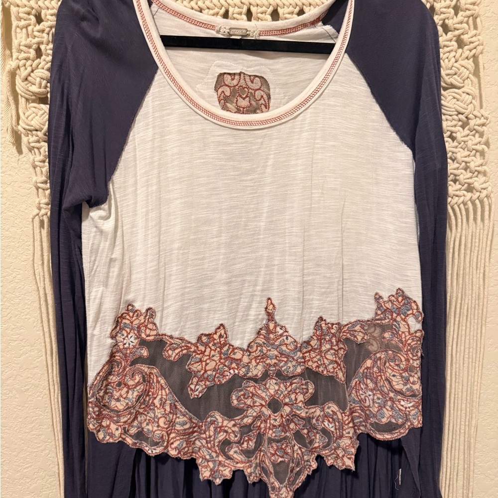 Gimmicks Long Sleeve Top Medium Flowy Embroidery Casual‎ Boho Women’s Blouse